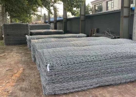 سبدهای تشک 2x1x1 متری باغ با روکش پی وی سی  Gabion برای پروژه حفاظت از آب
