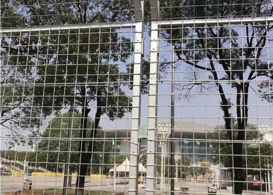 نرده رول بالا 2 متری ضد خوردگی سطح روکش شده پی وی سی سبز تیره
